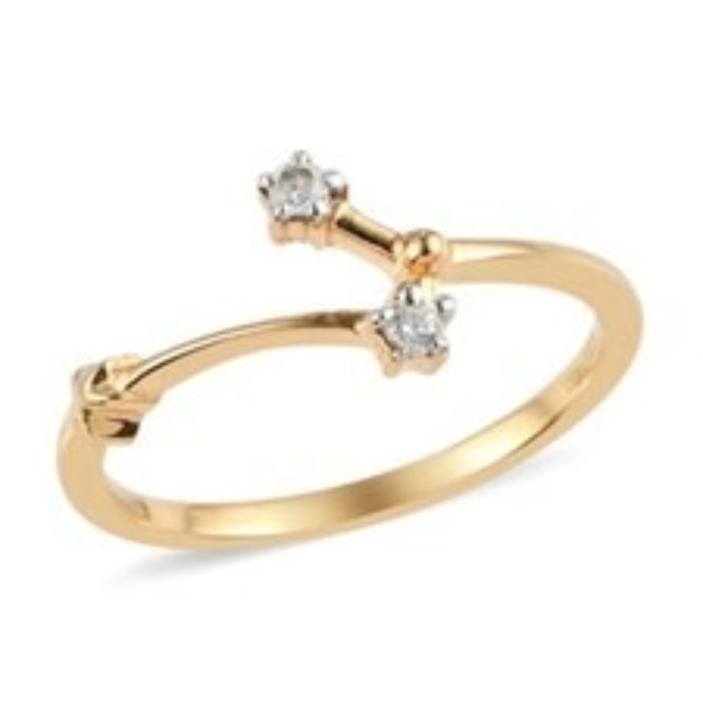 NWOT WOMAN"S RING SIZE 8 - WHITE ZIRCON